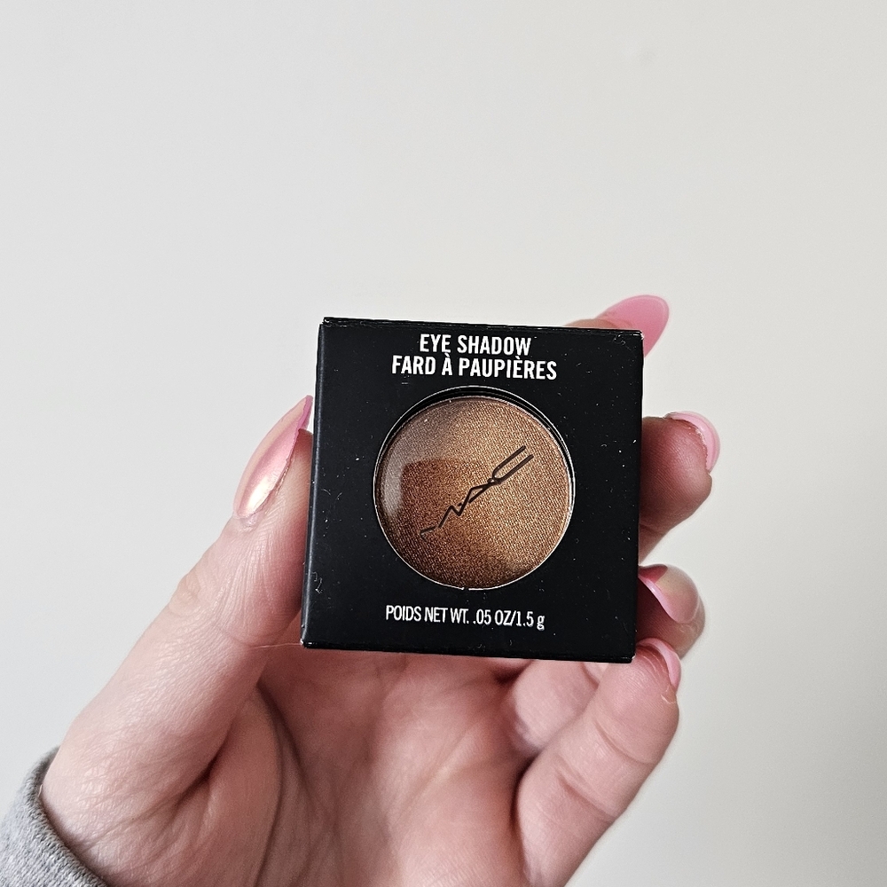 NIB MAC Jingle Ball Bronze Frost Eye Shadow